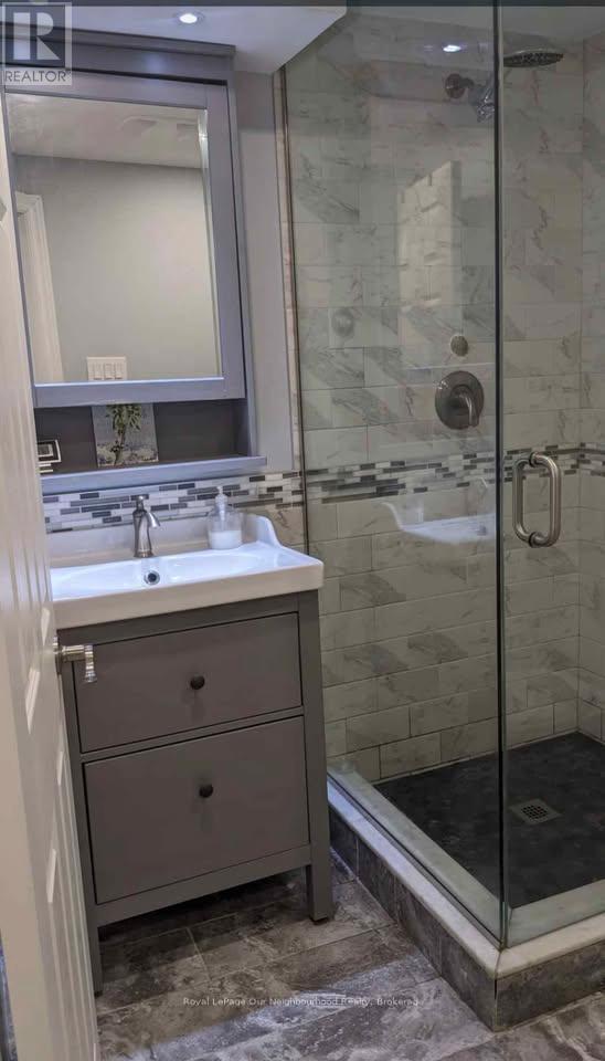 196 Pressed Brick Drive, Brampton, Ontario  L6V 4K7 - Photo 13 - W12898398