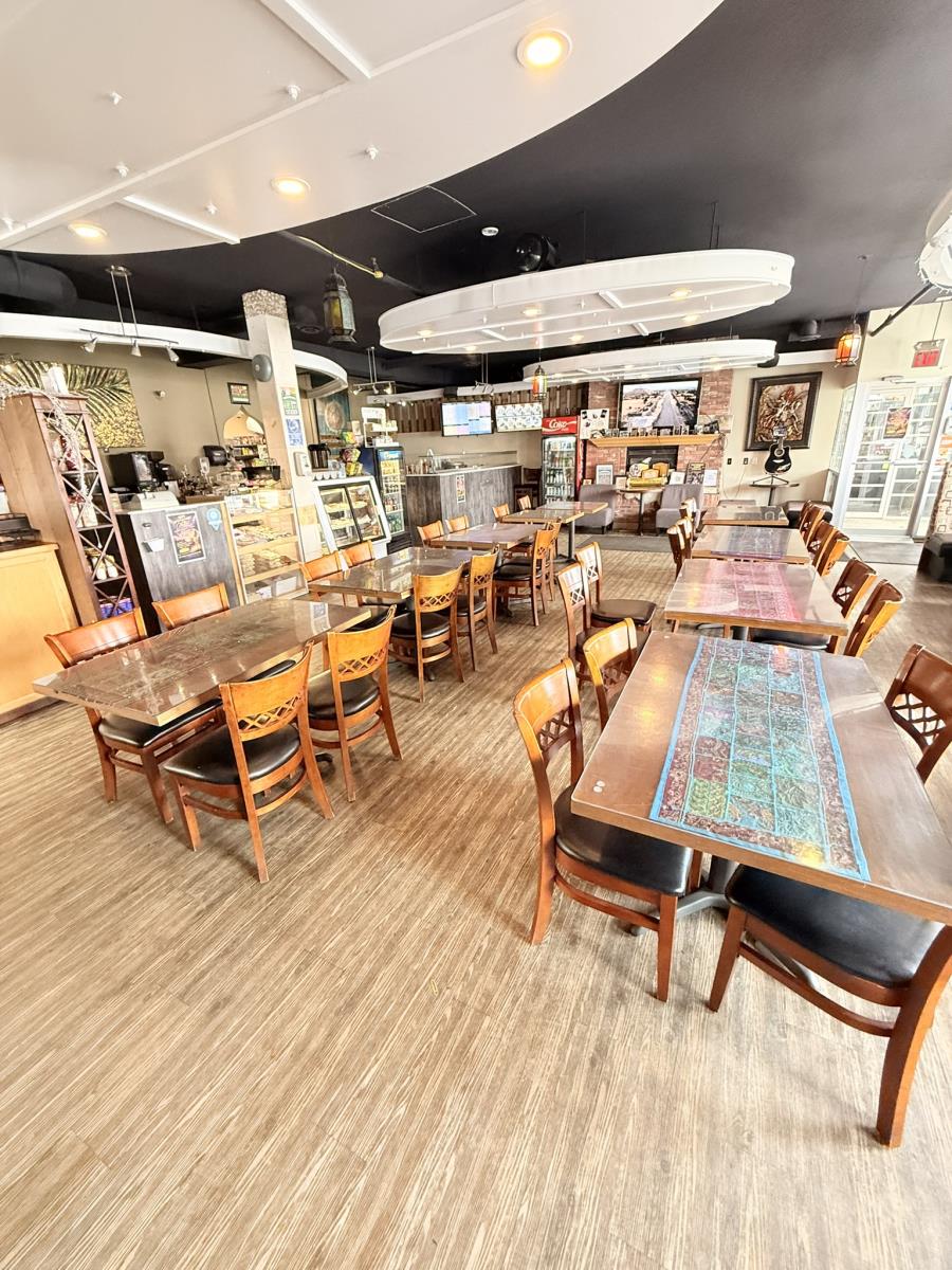 10032  101 Ave, Grande Prairie, Alberta  T8V 2P9 - Photo 4 - 44647376