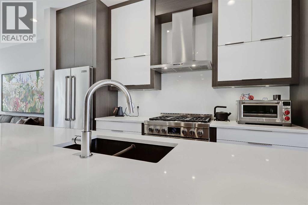 1705 46 Avenue Sw, Calgary, Alberta  T2T 2R6 - Photo 5 - A2296408