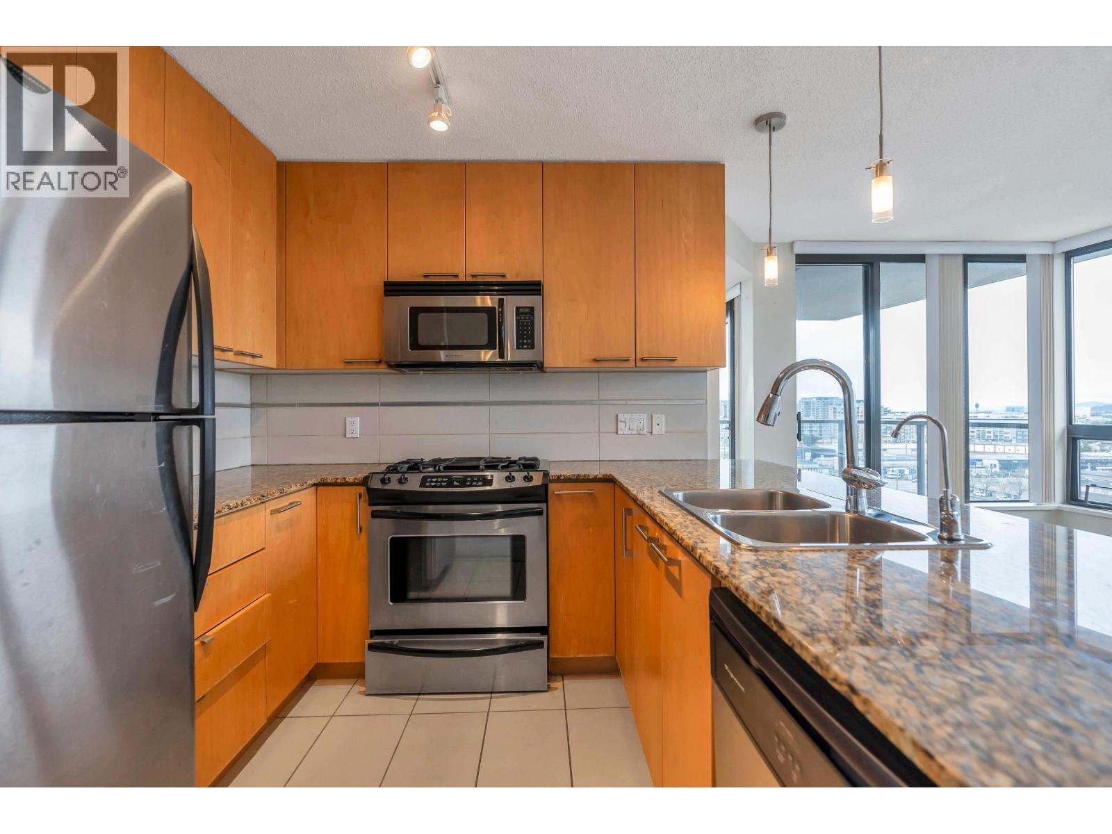 1303 5811 No. 3 Road, Richmond, British Columbia V6X 4L7 - Photo 7 - R3103999