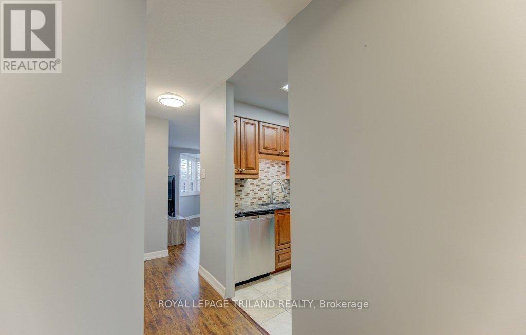 403 - 20 Ellen Street, Kitchener, Ontario  N3H 6R7 - Photo 13 - X12962022
