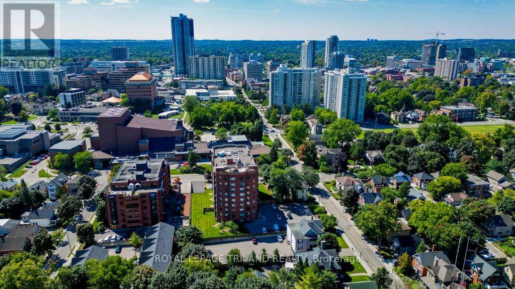 403 - 20 Ellen Street, Kitchener, Ontario  N3H 6R7 - Photo 5 - X12962022