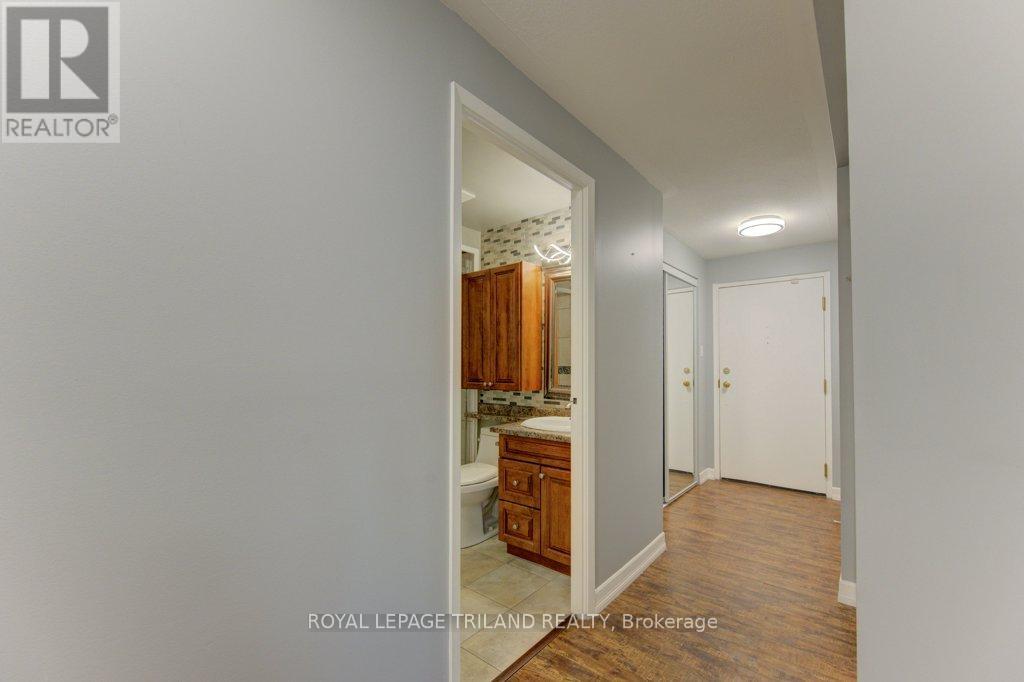 403 - 20 Ellen Street, Kitchener, Ontario  N3H 6R7 - Photo 7 - X12962022