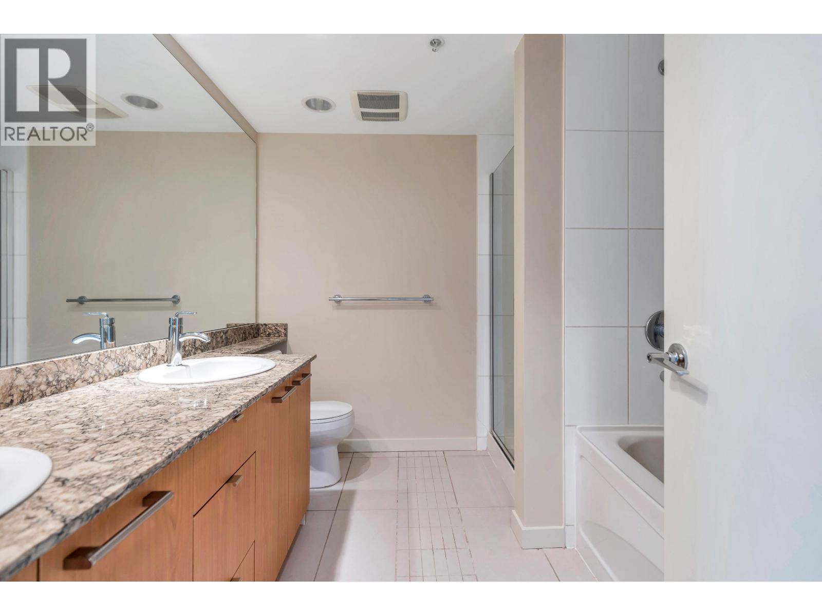 1303 5811 No. 3 Road, Richmond, British Columbia V6X 4L7 - Photo 16 - R3103999