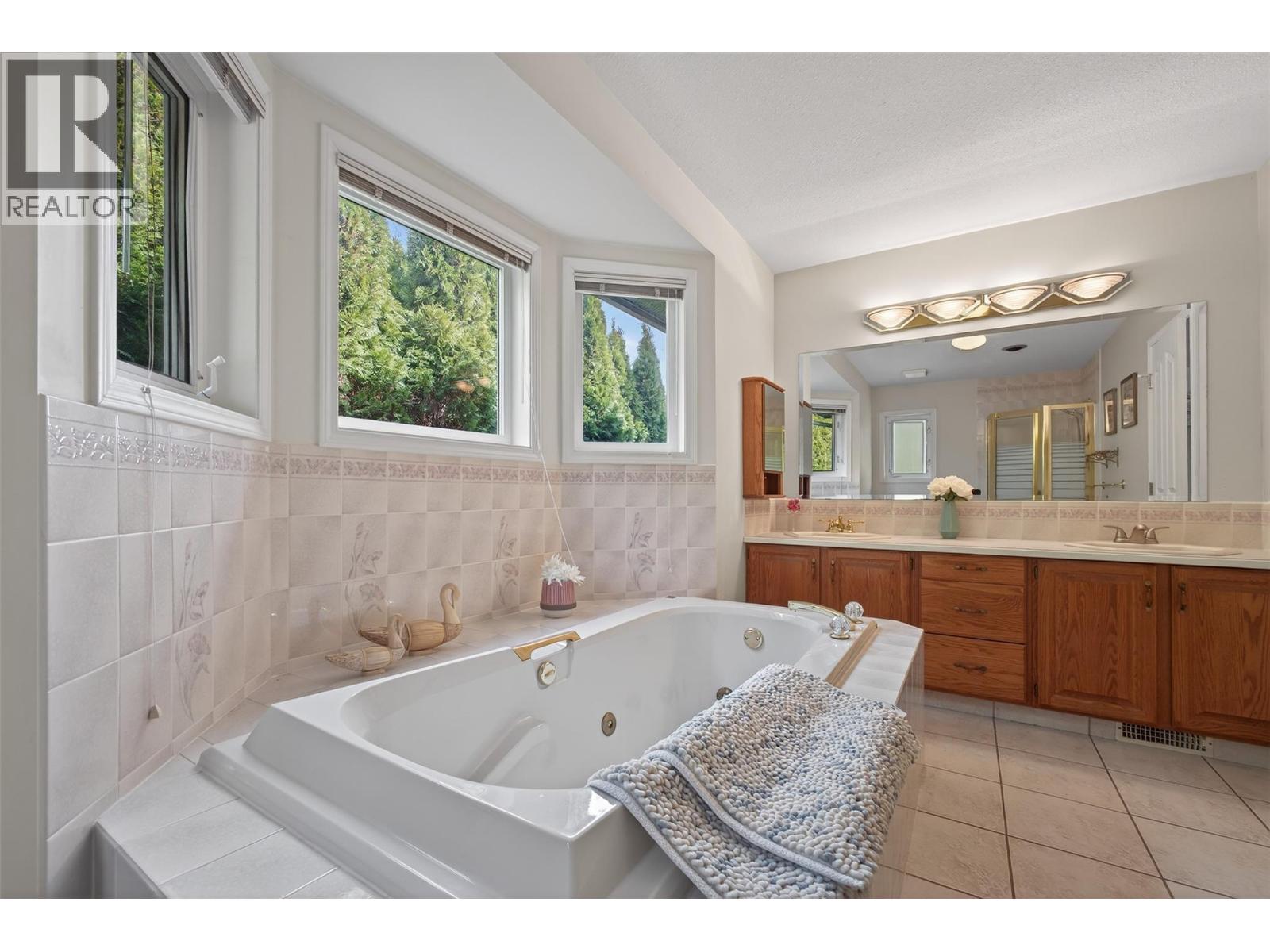 570 Casa Grande Drive, Kelowna, British Columbia  V1Z 3M4 - Photo 39 - 10381062