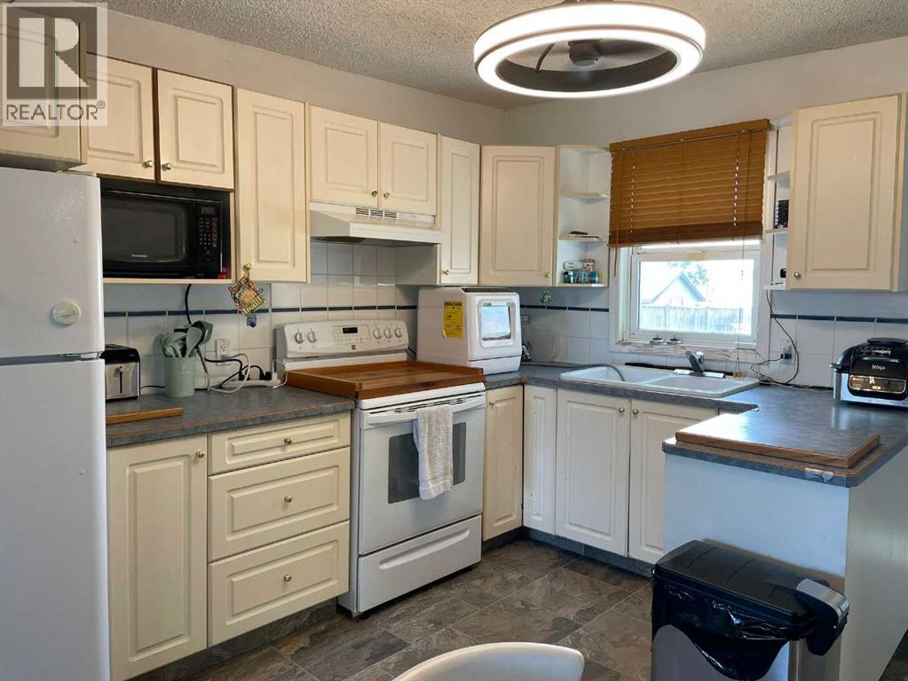 1709 1 Ave  N, Lethbridge, Alberta  T1H 0A5 - Photo 7 - A2298979