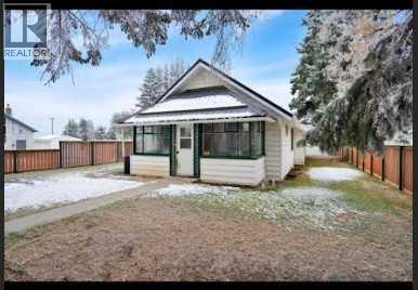 4915 52 Avenue, Eckville, Alberta