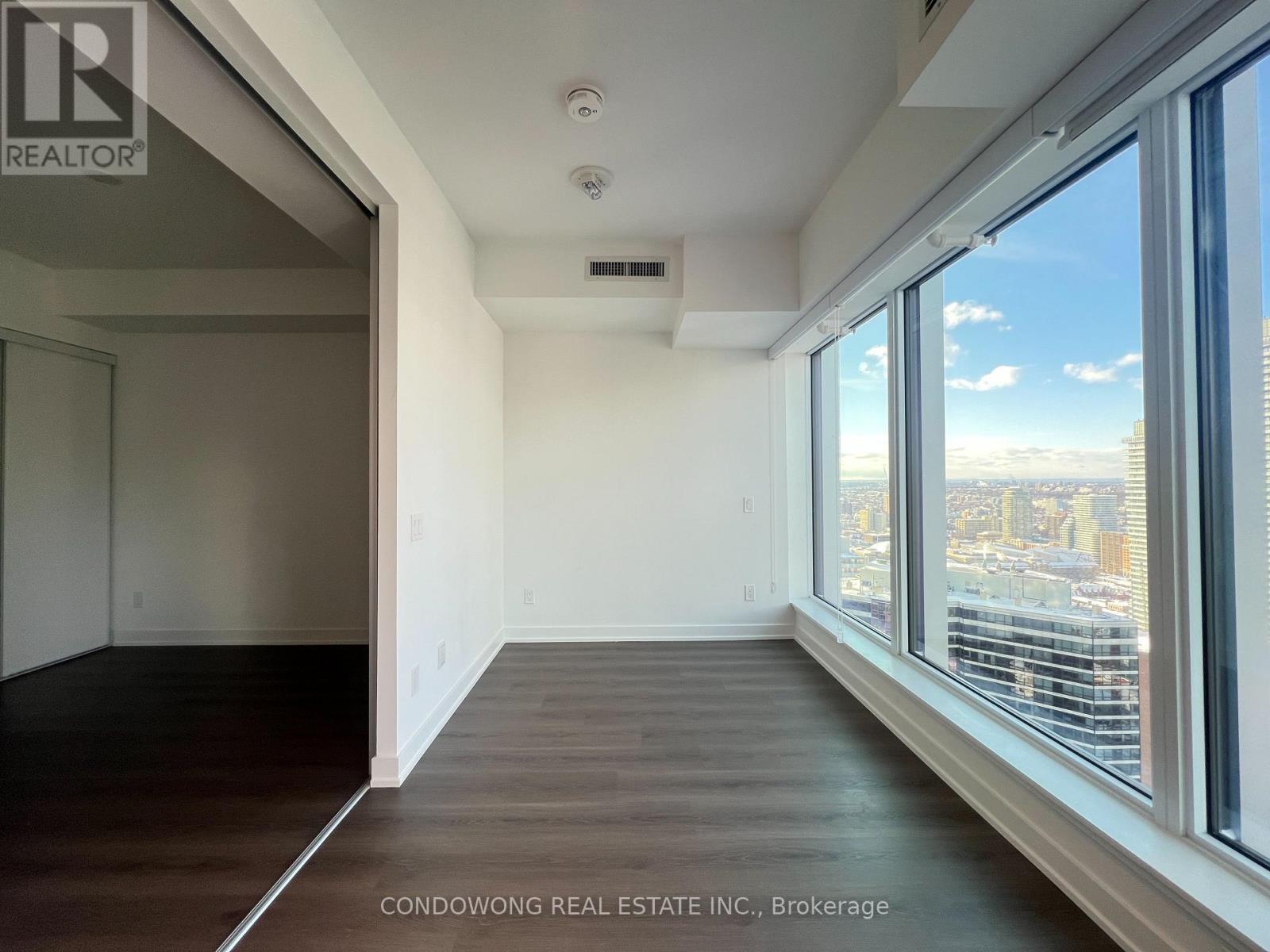 4905 - 8 Wellesley Street W, Toronto, Ontario  M4Y 0J5 - Photo 4 - C12962016