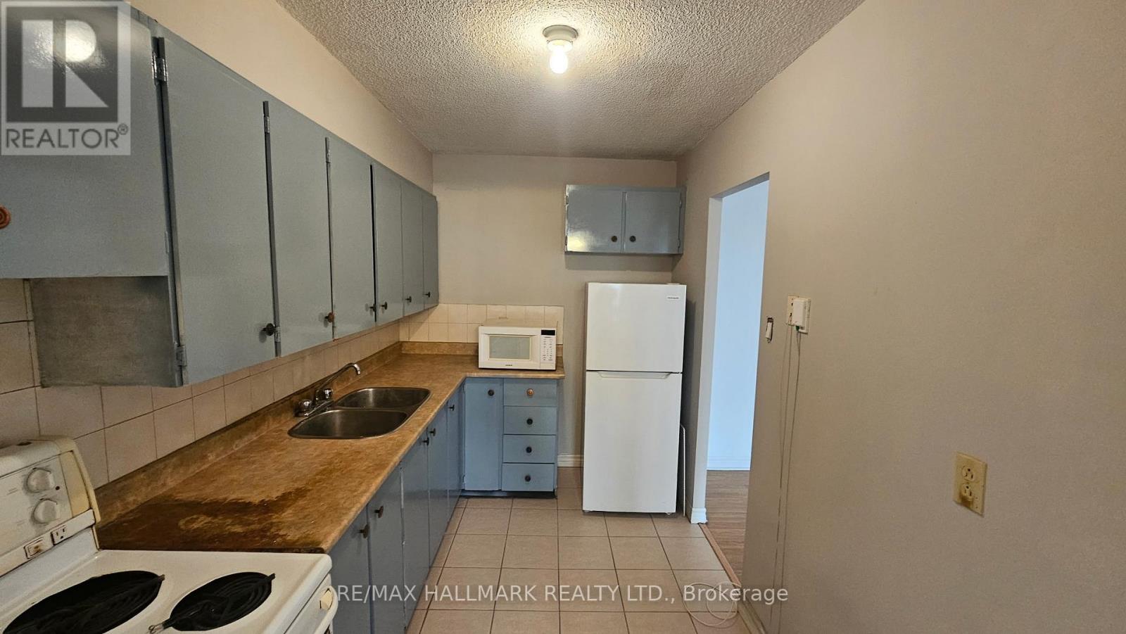 212 - 10 Sunrise Avenue, Toronto, Ontario  M4A 2R1 - Photo 8 - C12962024