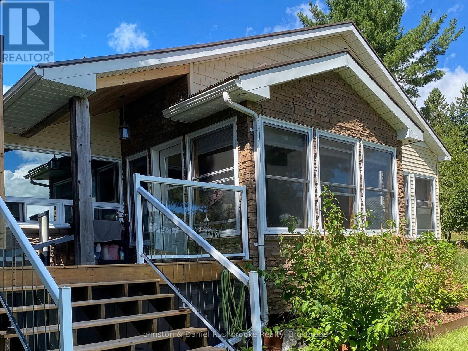 1075 Sandwood Drive, Muskoka Lakes, Ontario  P0B 1M0 - Photo 34 - X12904798