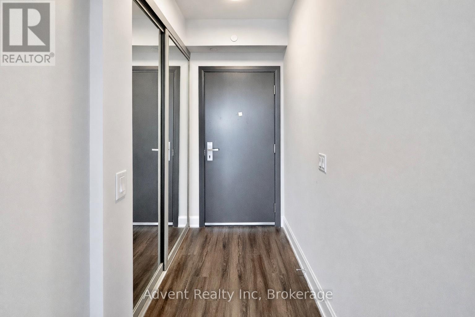 1202 - 12 Gandhi Lane, Markham, Ontario  L3T 0G8 - Photo 4 - N12962040