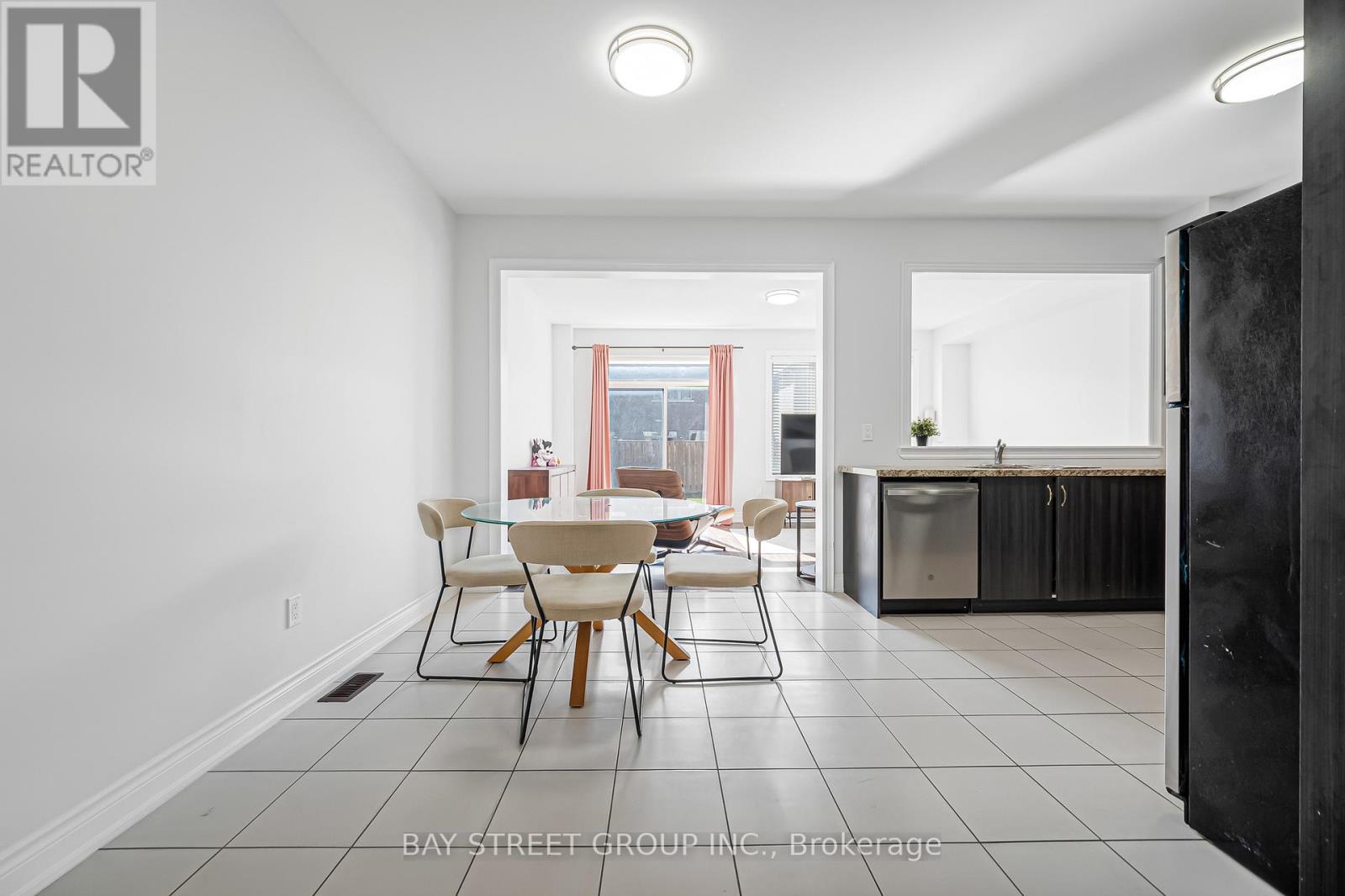 60 Mohandas Drive, Markham, Ontario  L3S 0E5 - Photo 17 - N12962056