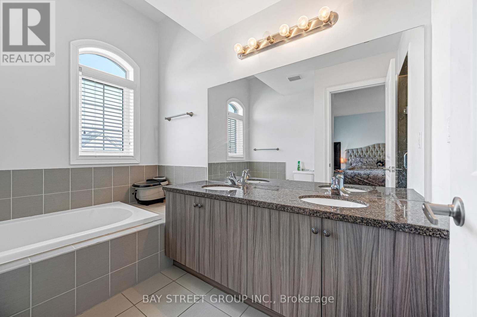 60 Mohandas Drive, Markham, Ontario  L3S 0E5 - Photo 30 - N12962056