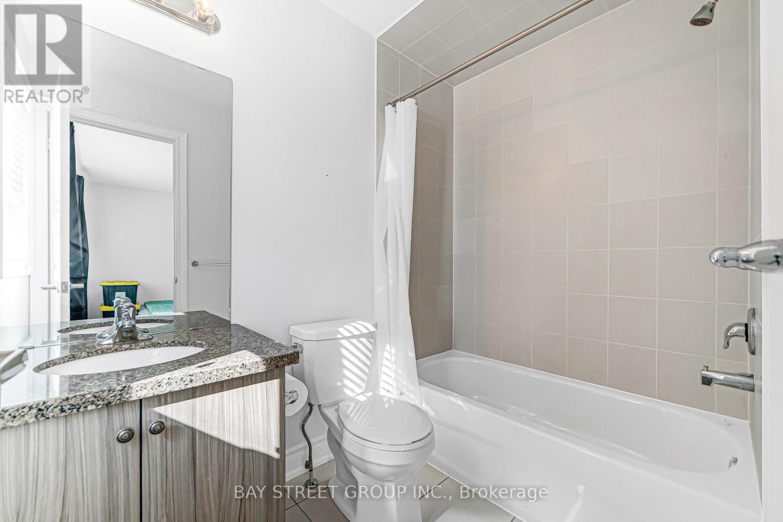 60 Mohandas Drive, Markham, Ontario  L3S 0E5 - Photo 43 - N12962056