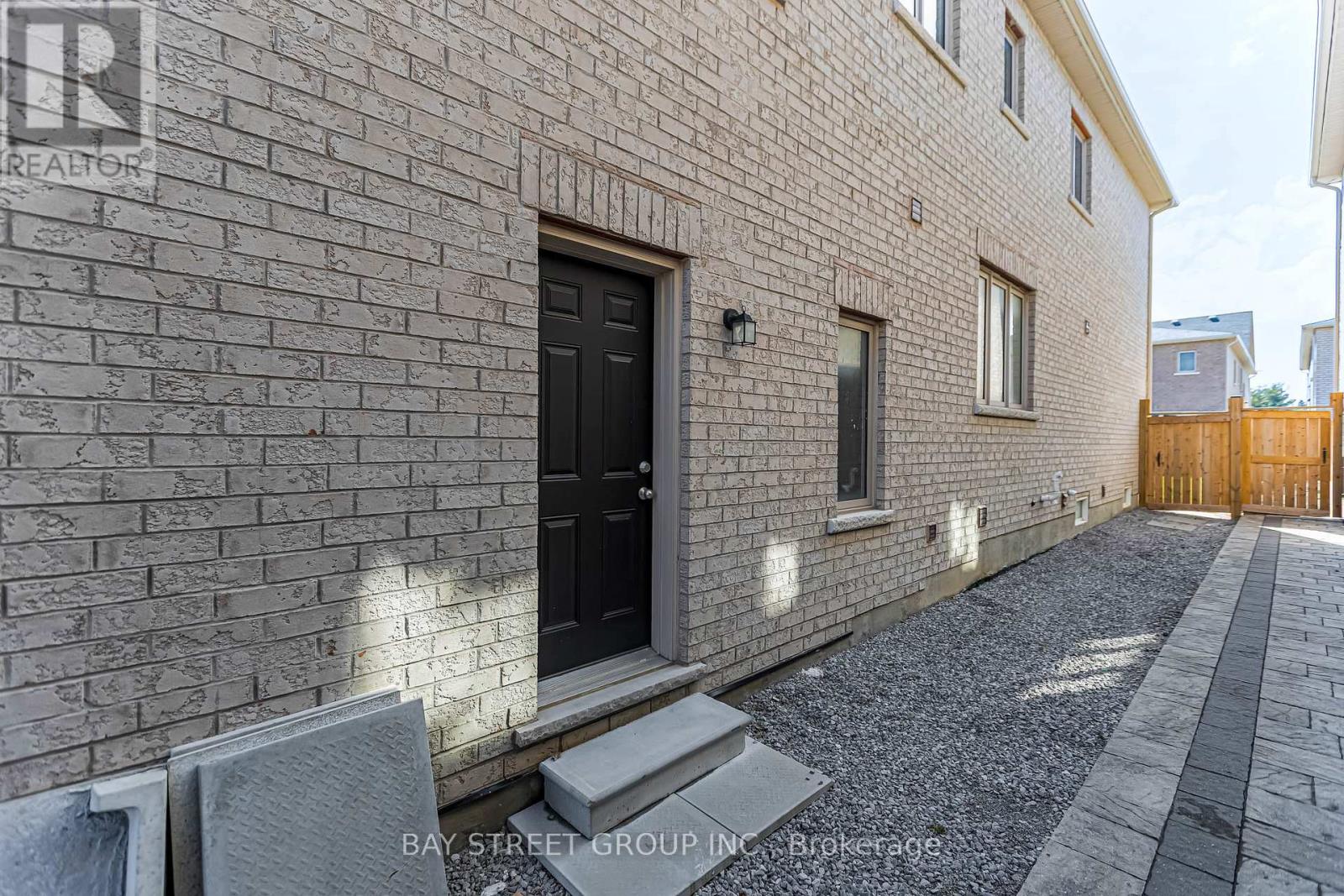 60 Mohandas Drive, Markham, Ontario  L3S 0E5 - Photo 48 - N12962056