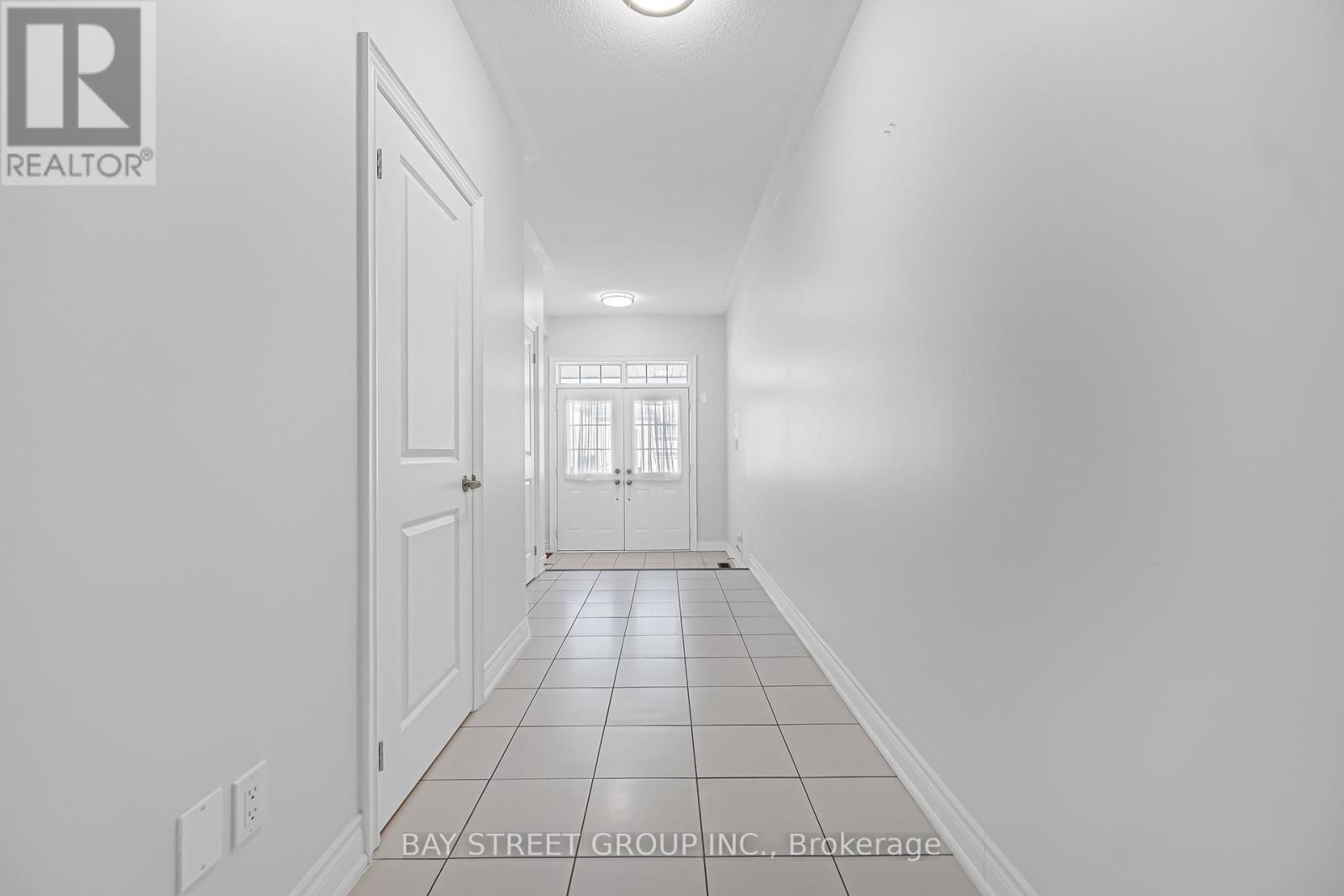 60 Mohandas Drive, Markham, Ontario  L3S 0E5 - Photo 5 - N12962056