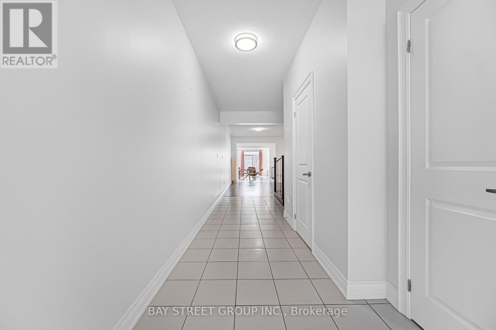 60 Mohandas Drive, Markham, Ontario  L3S 0E5 - Photo 6 - N12962056