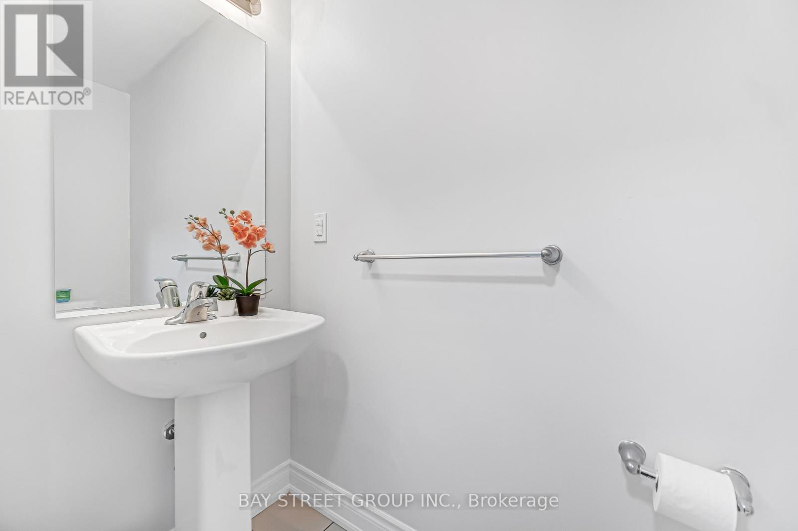 60 Mohandas Drive, Markham, Ontario  L3S 0E5 - Photo 7 - N12962056