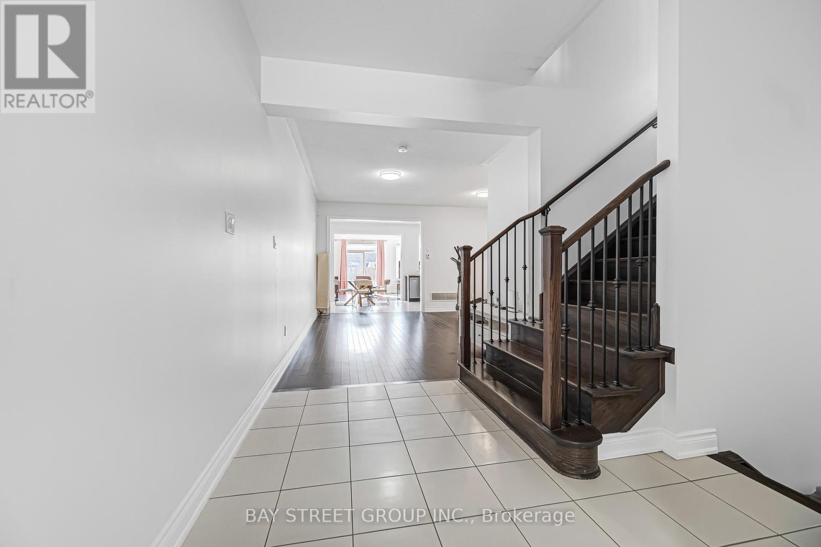 60 Mohandas Drive, Markham, Ontario  L3S 0E5 - Photo 9 - N12962056