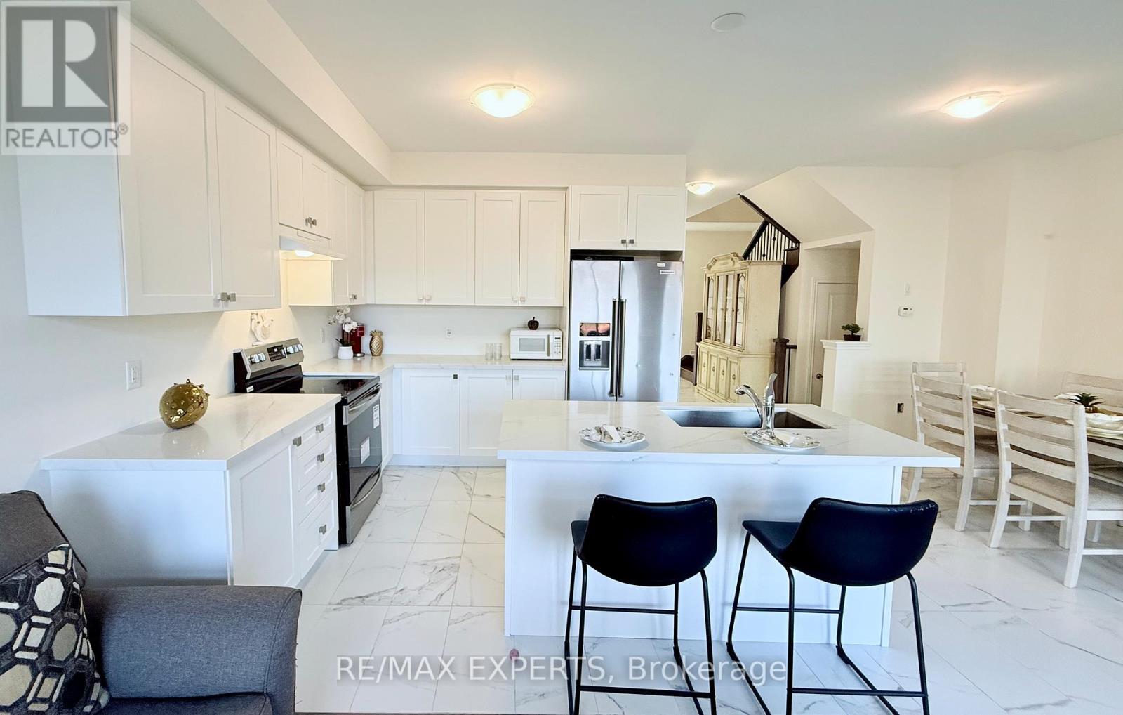 2229 Grainger Loop, Innisfil, Ontario  L9S 0N1 - Photo 11 - N12962064