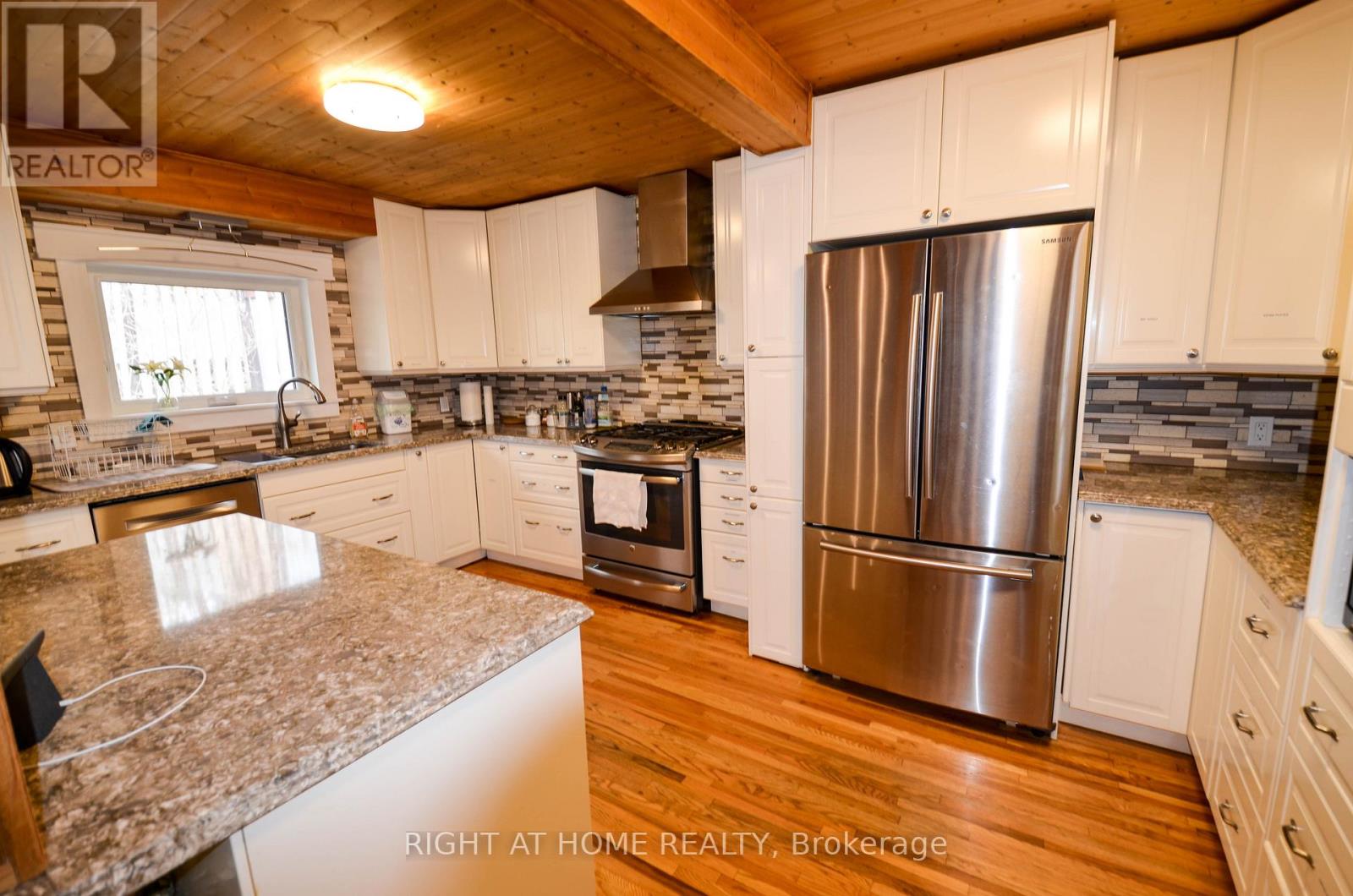 49 Winfield Drive, Tay (Victoria Harbour), Ontario  L0K 2A0 - Photo 4 - S12962054