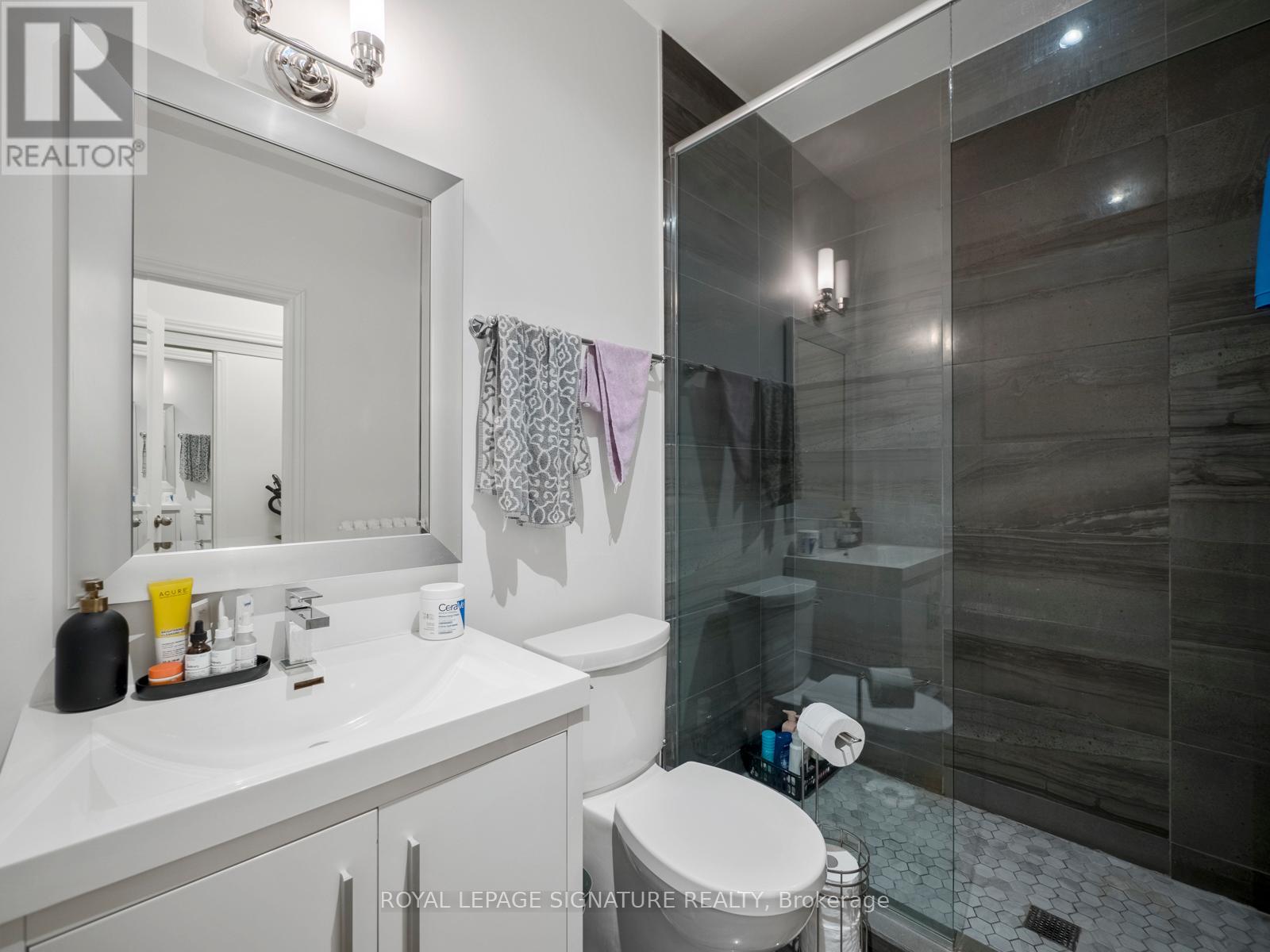 2nd Lvl - 2243 Dundas Street W, Toronto, Ontario  M6R 1X6 - Photo 7 - W12962002