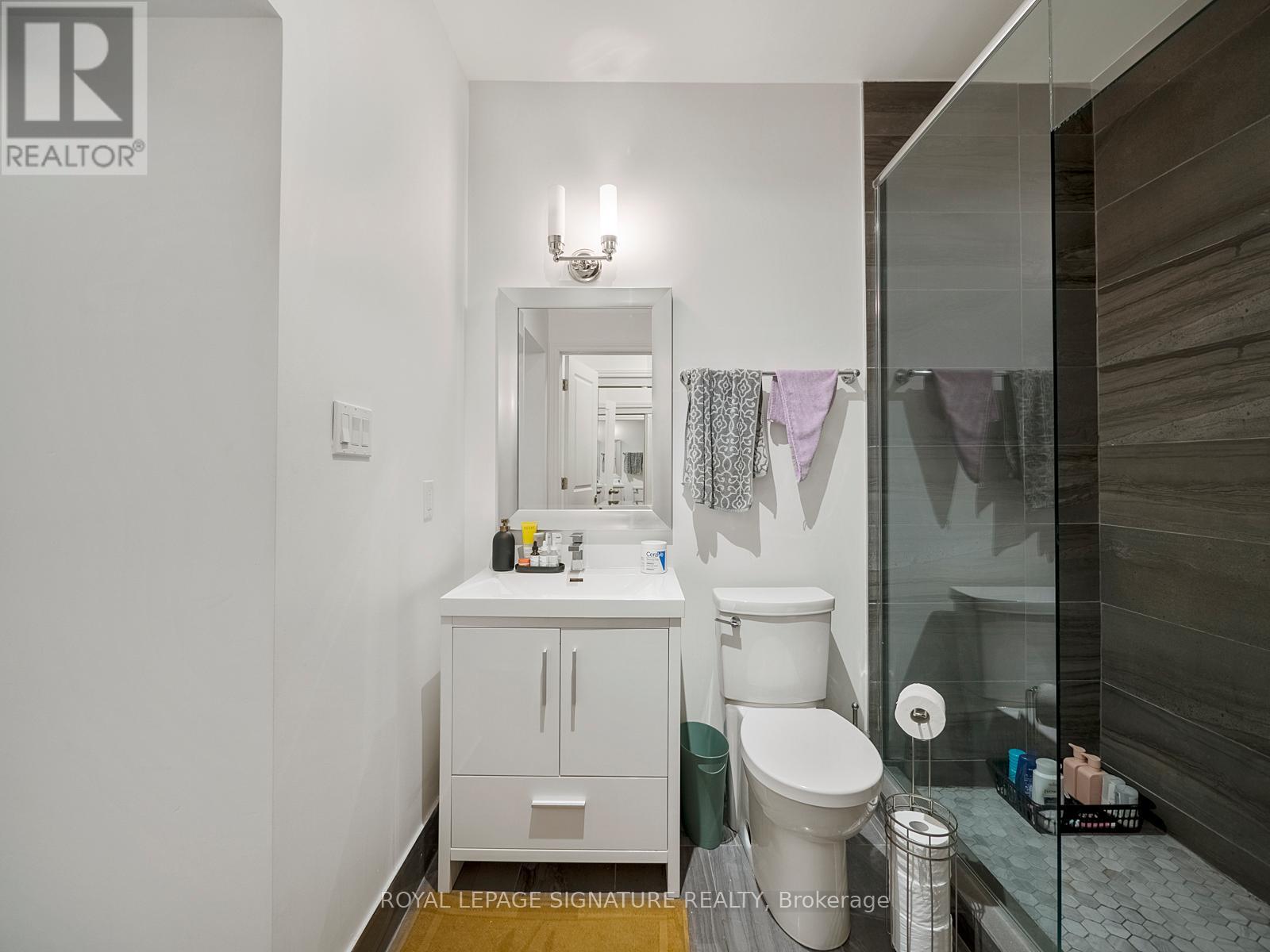 2nd Lvl - 2243 Dundas Street W, Toronto, Ontario  M6R 1X6 - Photo 8 - W12962002