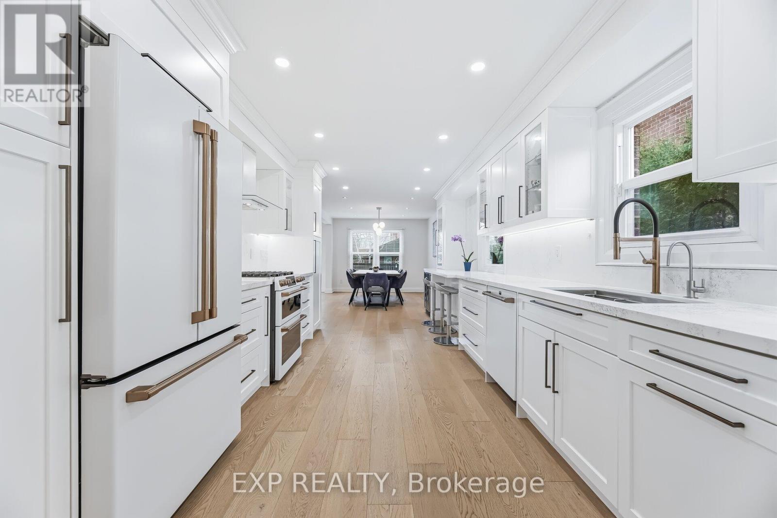 1220 Thoresby Drive, Oakville, Ontario  L6J 7K3 - Photo 13 - W12962018