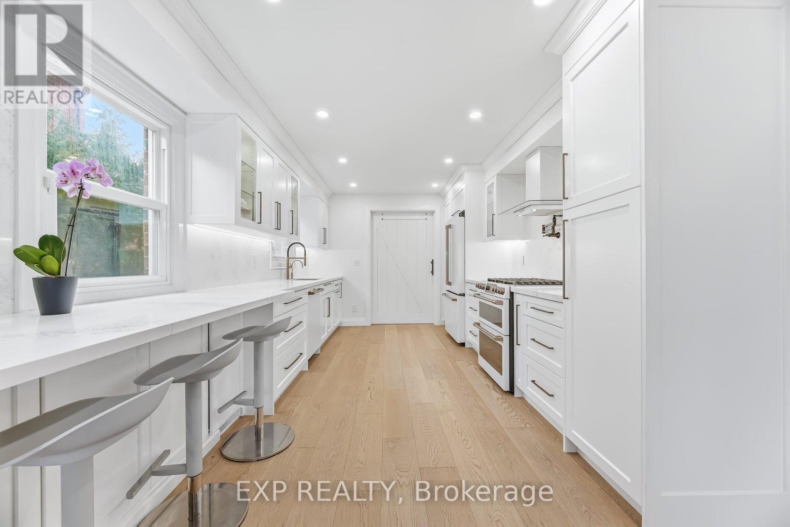 1220 Thoresby Drive, Oakville, Ontario  L6J 7K3 - Photo 14 - W12962018