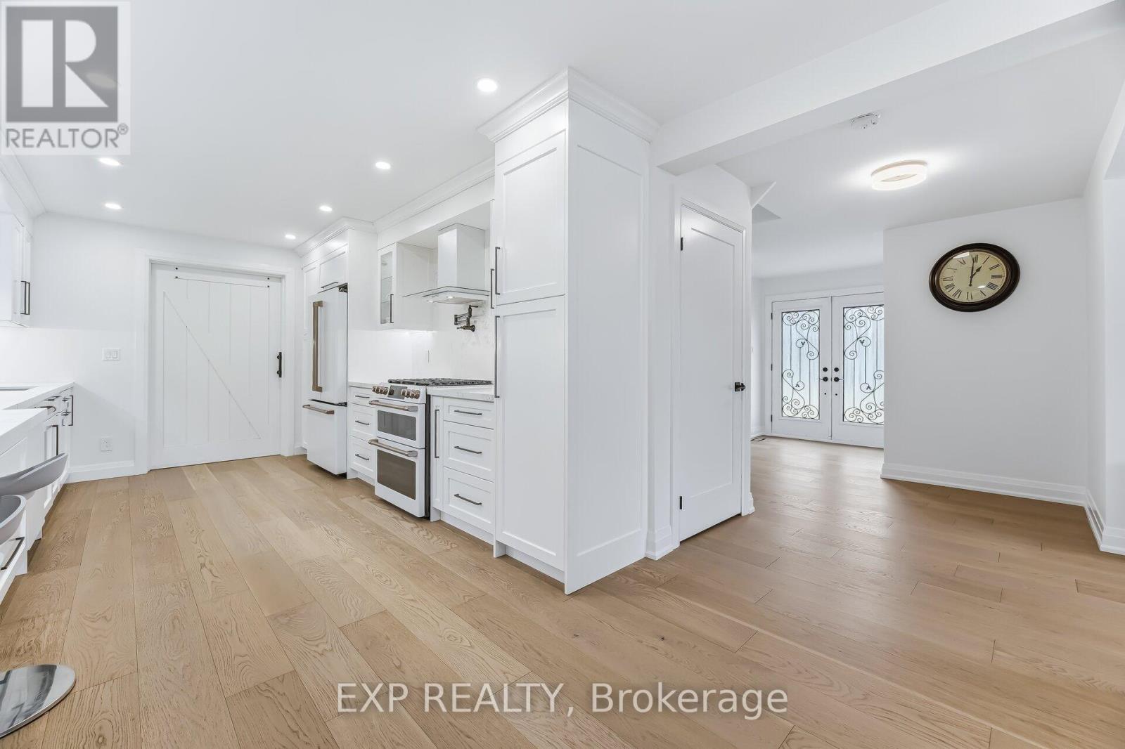 1220 Thoresby Drive, Oakville, Ontario  L6J 7K3 - Photo 16 - W12962018