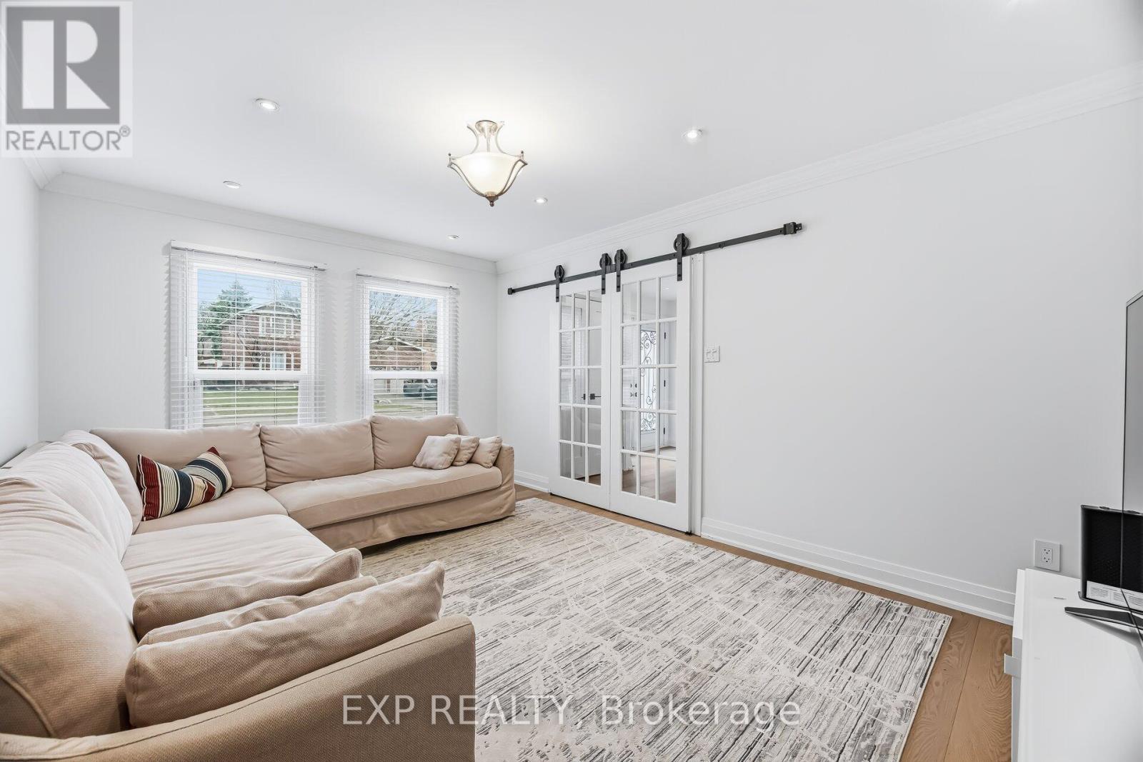 1220 Thoresby Drive, Oakville, Ontario  L6J 7K3 - Photo 19 - W12962018