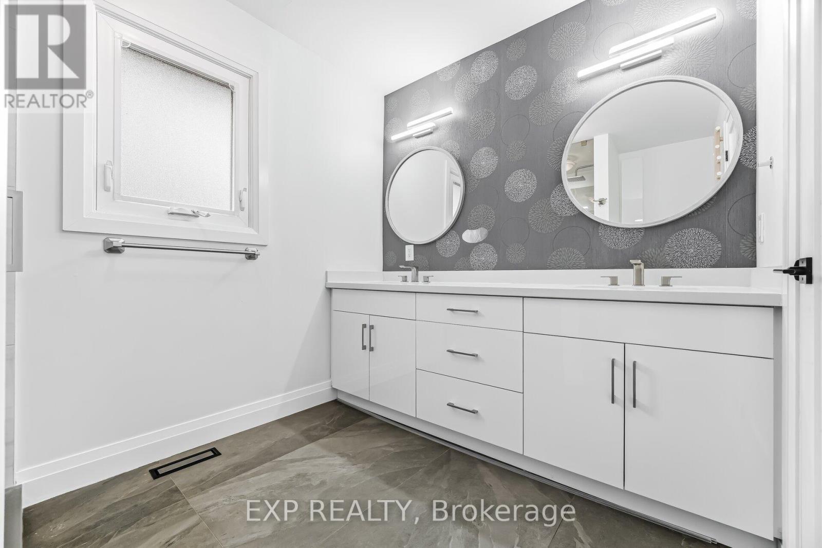 1220 Thoresby Drive, Oakville, Ontario  L6J 7K3 - Photo 28 - W12962018