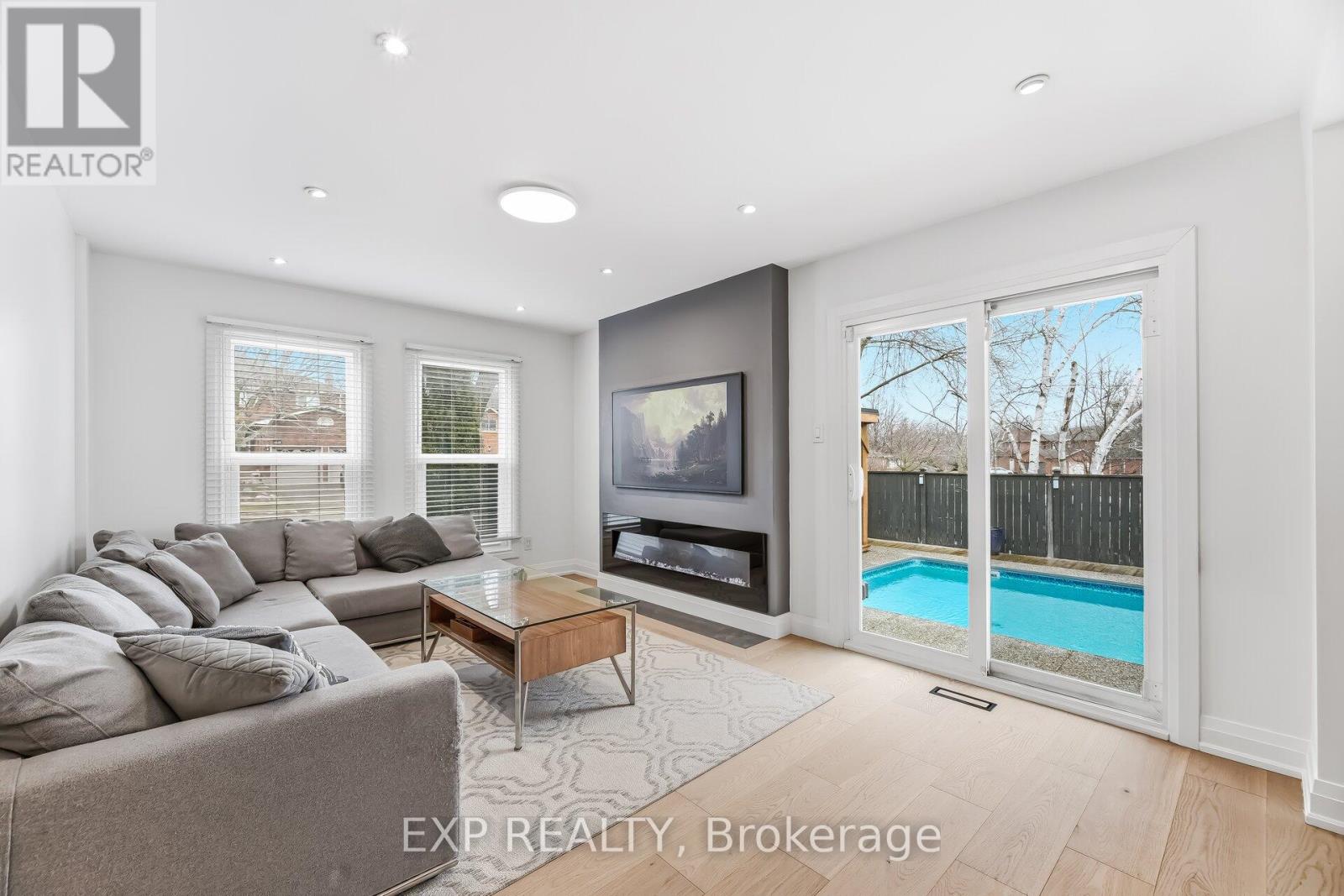 1220 Thoresby Drive, Oakville, Ontario  L6J 7K3 - Photo 7 - W12962018