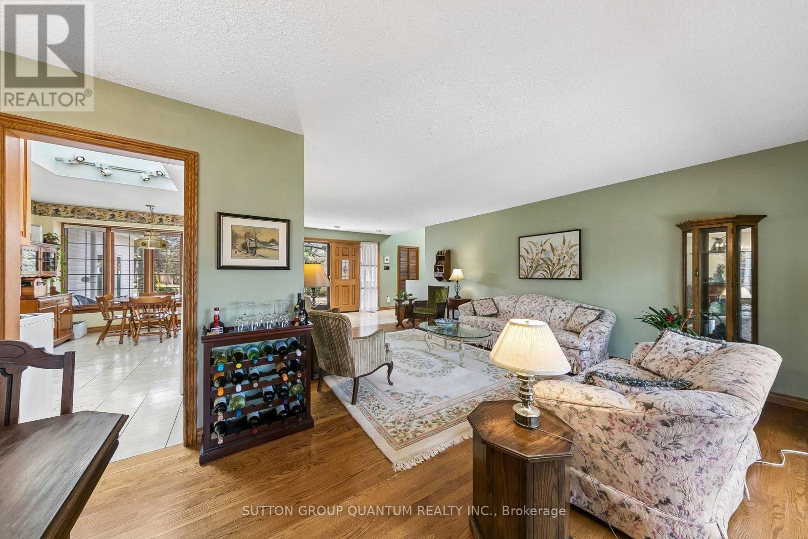 1431 Queen Victoria Avenue, Mississauga, Ontario  L5H 3H2 - Photo 10 - W12962028