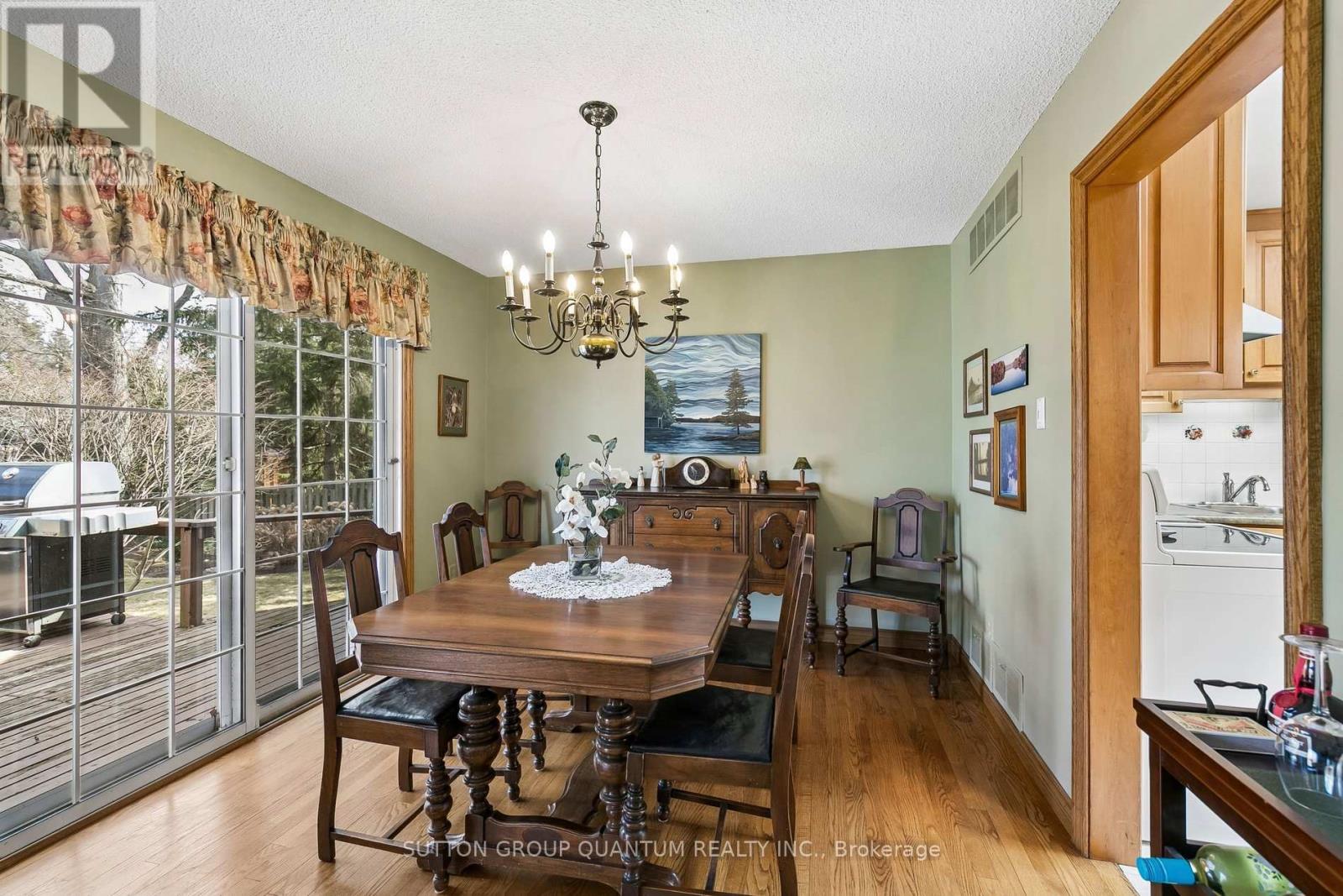 1431 Queen Victoria Avenue, Mississauga, Ontario  L5H 3H2 - Photo 11 - W12962028