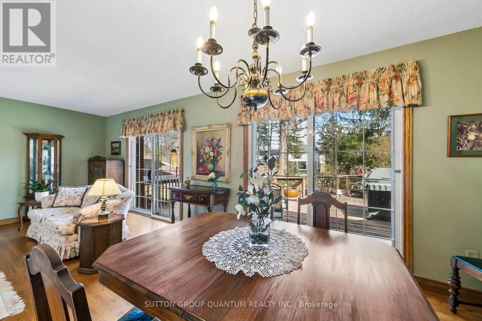 1431 Queen Victoria Avenue, Mississauga, Ontario  L5H 3H2 - Photo 12 - W12962028