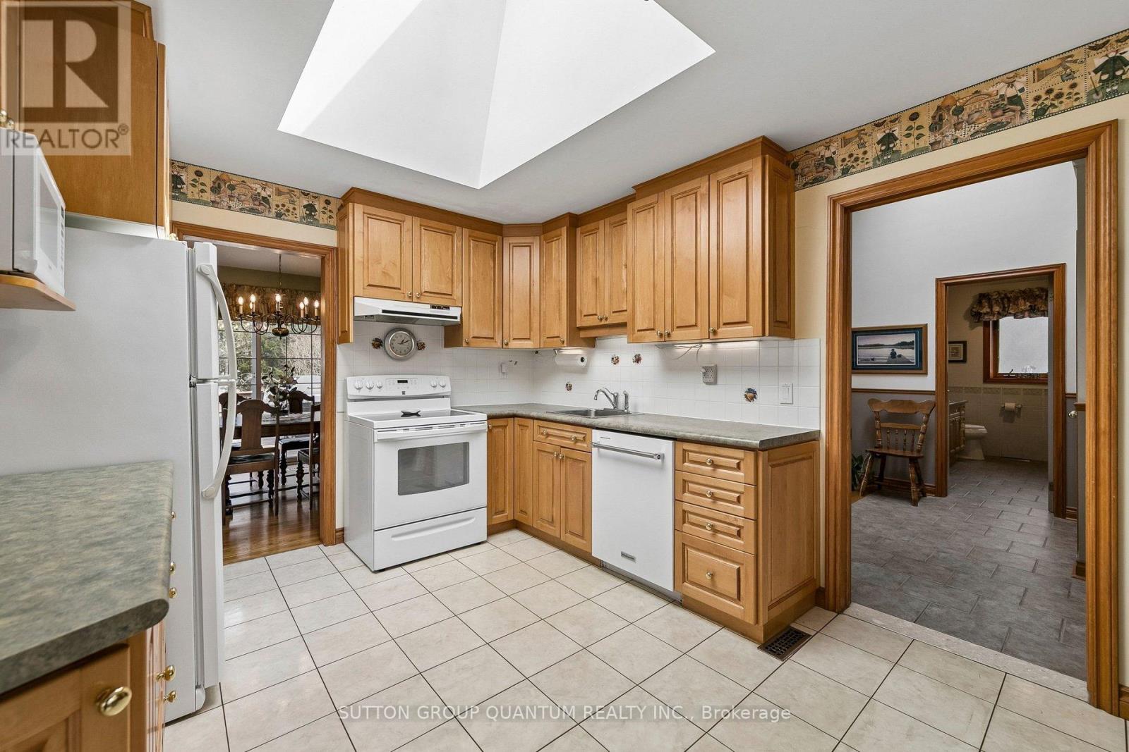 1431 Queen Victoria Avenue, Mississauga, Ontario  L5H 3H2 - Photo 14 - W12962028