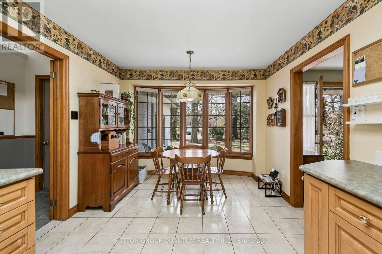 1431 Queen Victoria Avenue, Mississauga, Ontario  L5H 3H2 - Photo 15 - W12962028