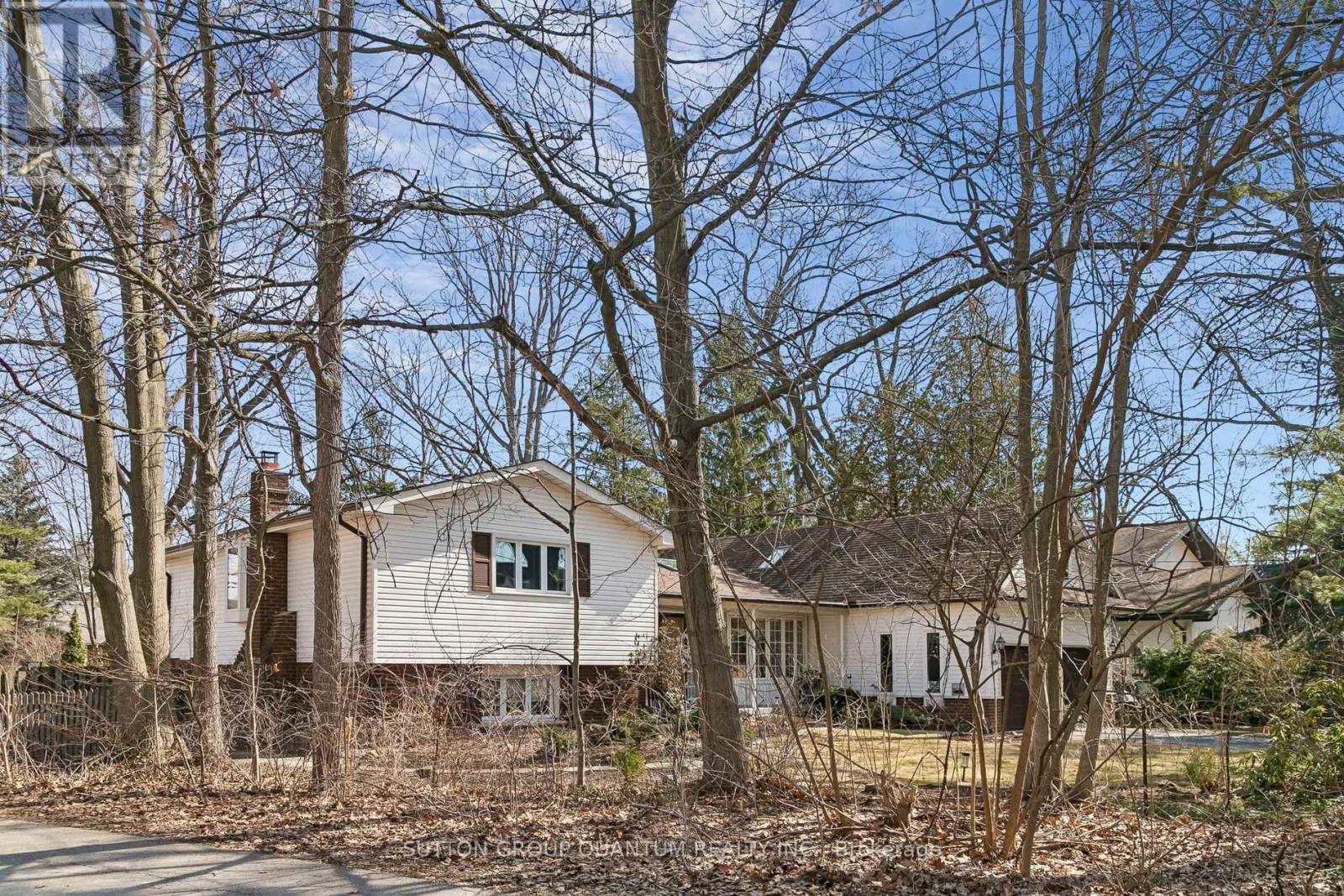 1431 Queen Victoria Avenue, Mississauga, Ontario  L5H 3H2 - Photo 3 - W12962028