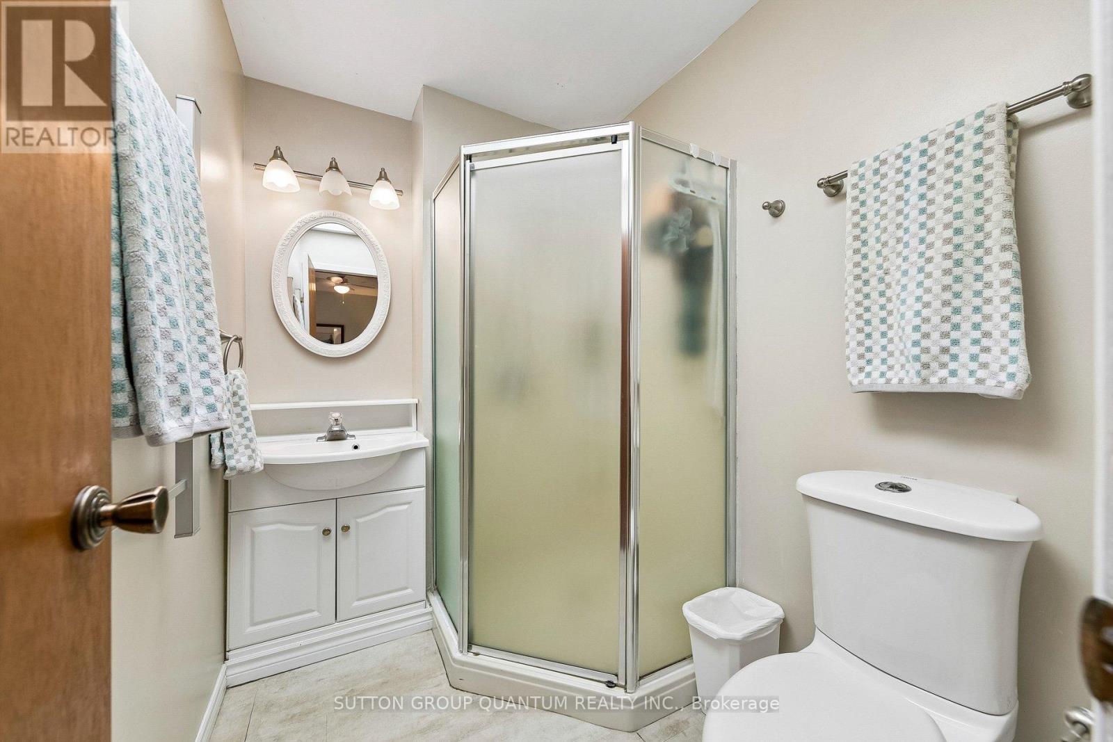 1431 Queen Victoria Avenue, Mississauga, Ontario  L5H 3H2 - Photo 32 - W12962028