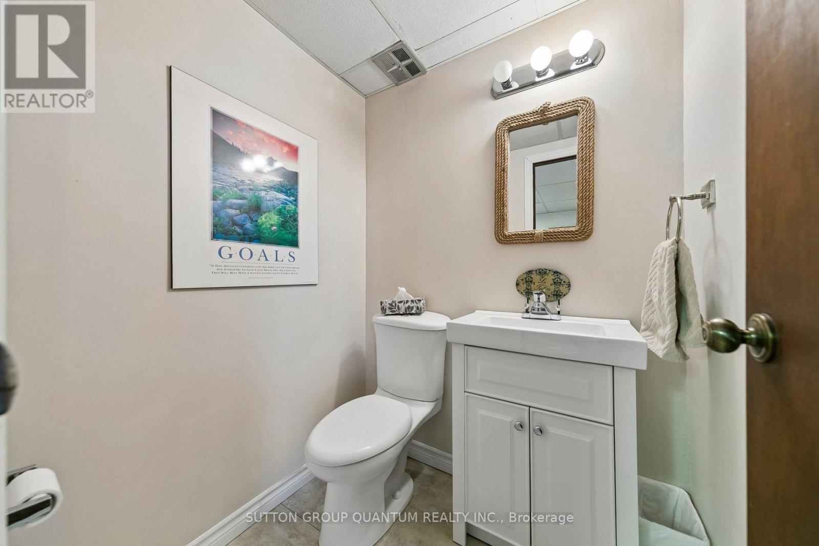 1431 Queen Victoria Avenue, Mississauga, Ontario  L5H 3H2 - Photo 36 - W12962028