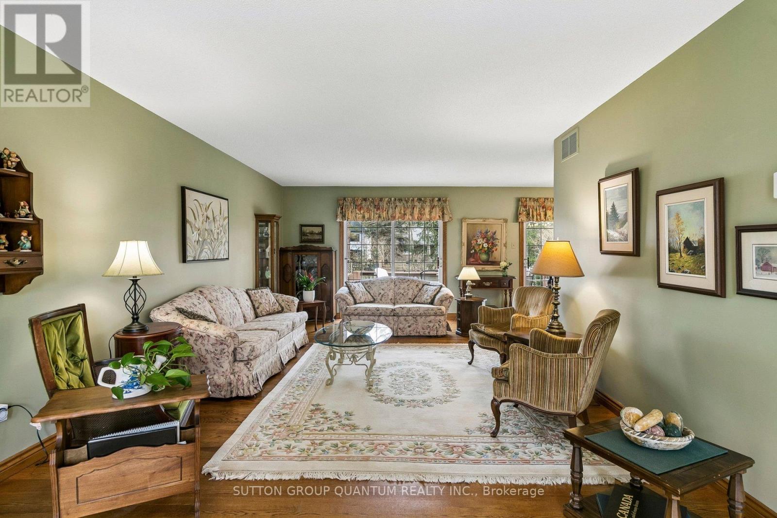 1431 Queen Victoria Avenue, Mississauga, Ontario  L5H 3H2 - Photo 6 - W12962028