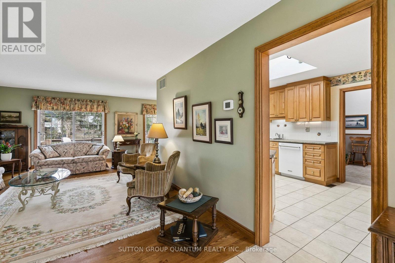 1431 Queen Victoria Avenue, Mississauga, Ontario  L5H 3H2 - Photo 7 - W12962028