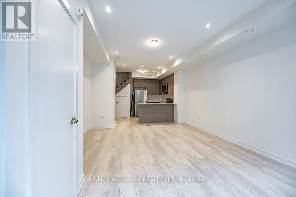 9 - 3566 Colonial Drive, Mississauga, Ontario  L5L 0C1 - Photo 2 - W12962042