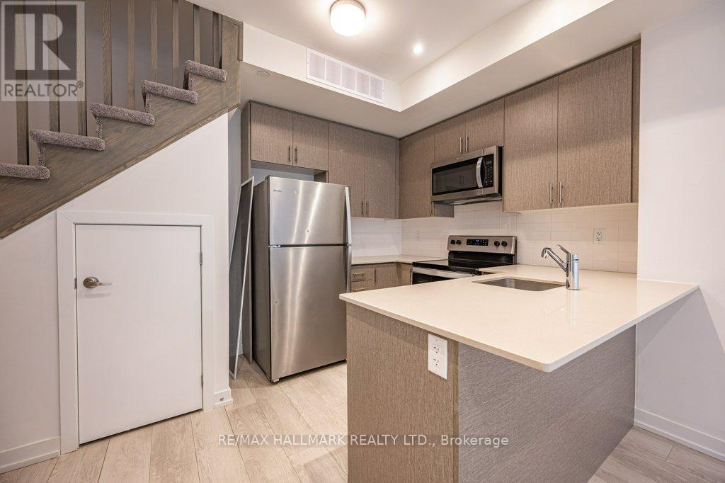 9 - 3566 Colonial Drive, Mississauga, Ontario  L5L 0C1 - Photo 5 - W12962042