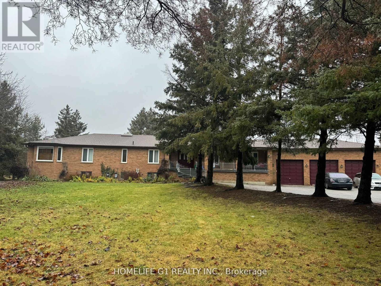 8 Rosegarden Drive, Brampton, Ontario  L6P 0E6 - Photo 2 - W12962066