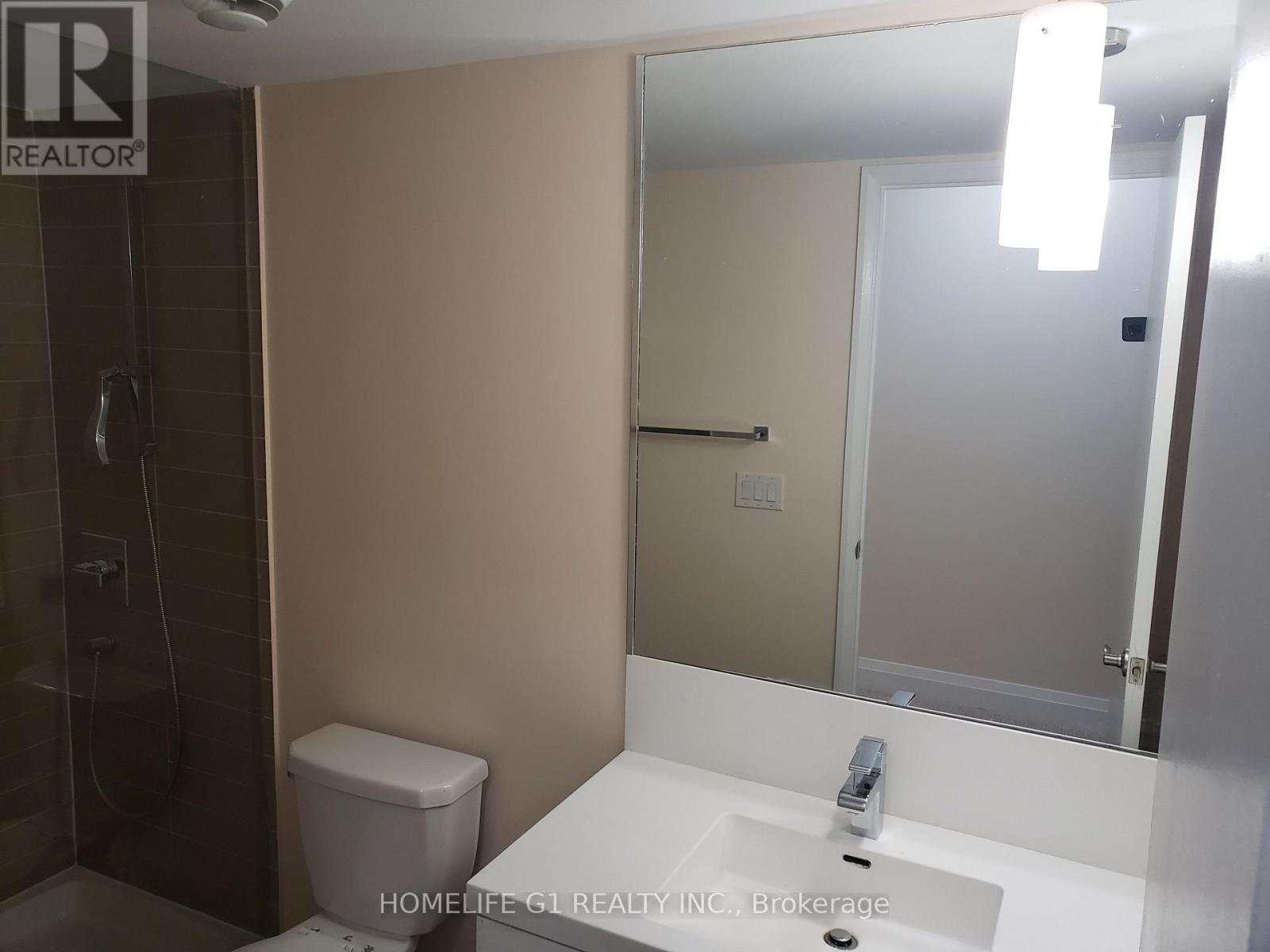 1 Valhalla Road, Toronto, Ontario  M9B 1S9 - Photo 9 - W12962070