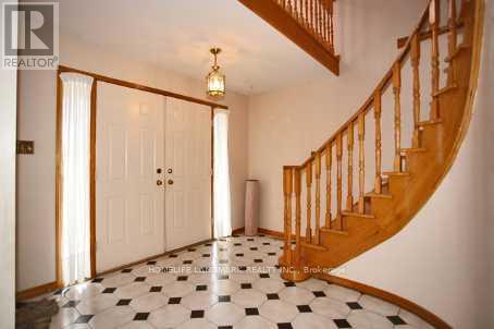 Upper - 4461 Weymouth Commons Crescent, Mississauga, Ontario  L5R 1P5 - Photo 2 - W12962078