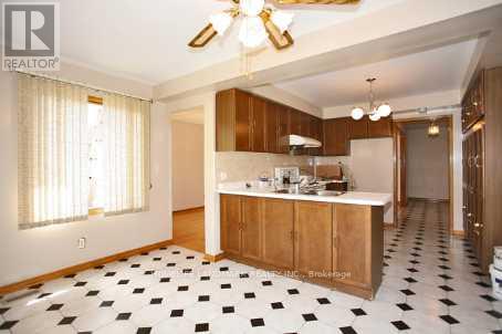 Upper - 4461 Weymouth Commons Crescent, Mississauga, Ontario  L5R 1P5 - Photo 3 - W12962078