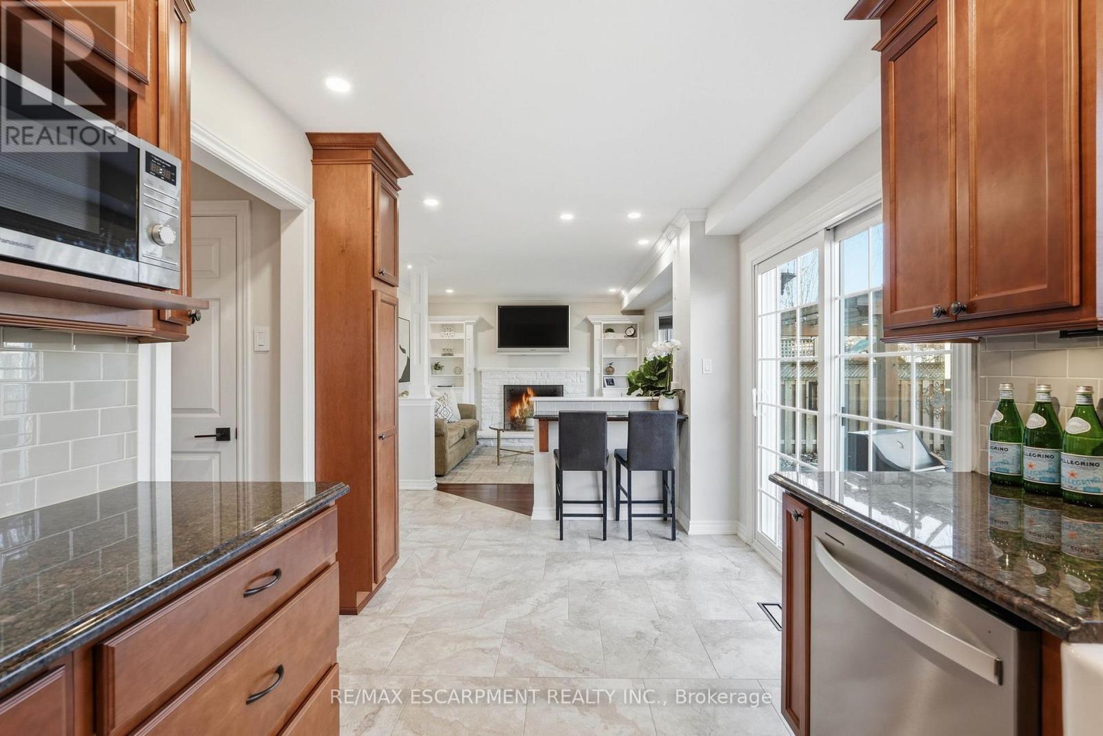 2443 Newport Street, Burlington, Ontario  L7M 3Y1 - Photo 16 - W12962080